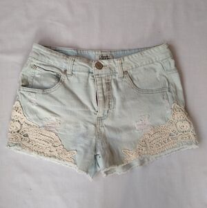 Celebrity Pink▪️High Rise Light Wash Jean Shorts